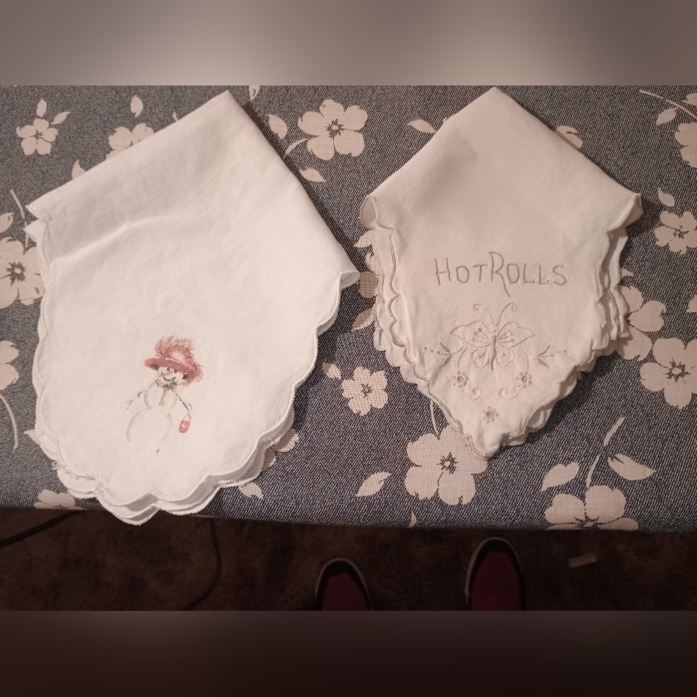 2 Vintage Bread Basket Liners Embroidered And Painted Snowman Hot Rolls